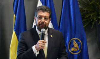 Economia : José Rivera estima que la pandemia se extenderá por 18 meses